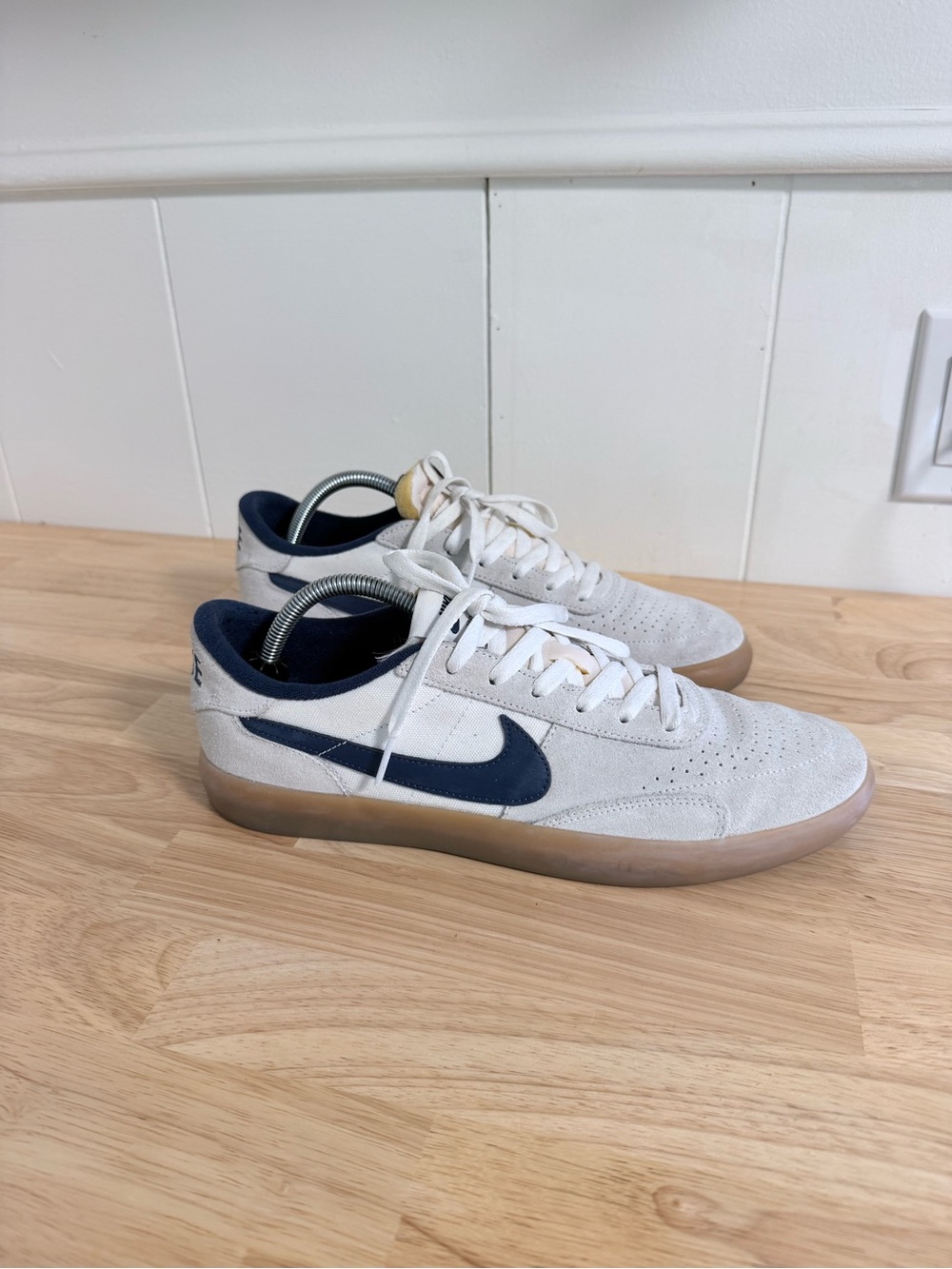 Nike SB Men’s Low-Top Suede Sneakers - White with Navy Swoosh and Gum Sole